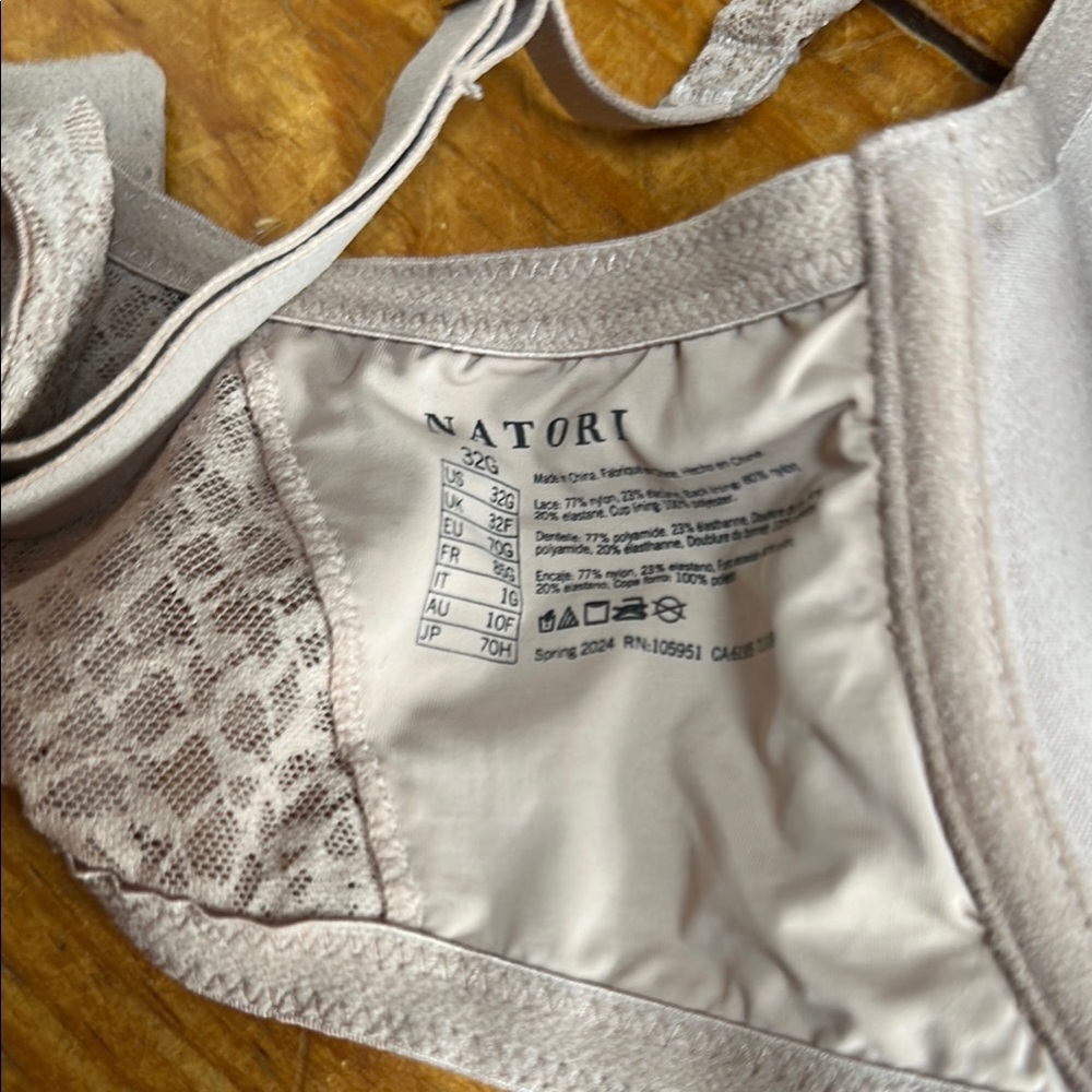 Natori Lace Plunge Bra - Light Beige 32G - Picture 2 of 6